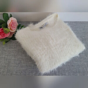 Zara Crop Top Fluffy Pullover‎ White Ivory, Size L